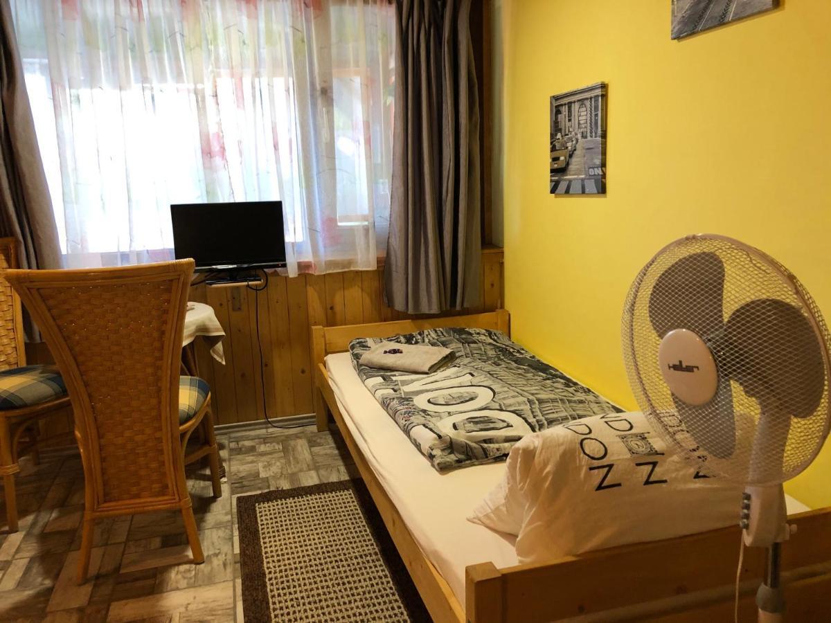 City Camping& Apartman &Bungalow Hotel Győr Exterior foto