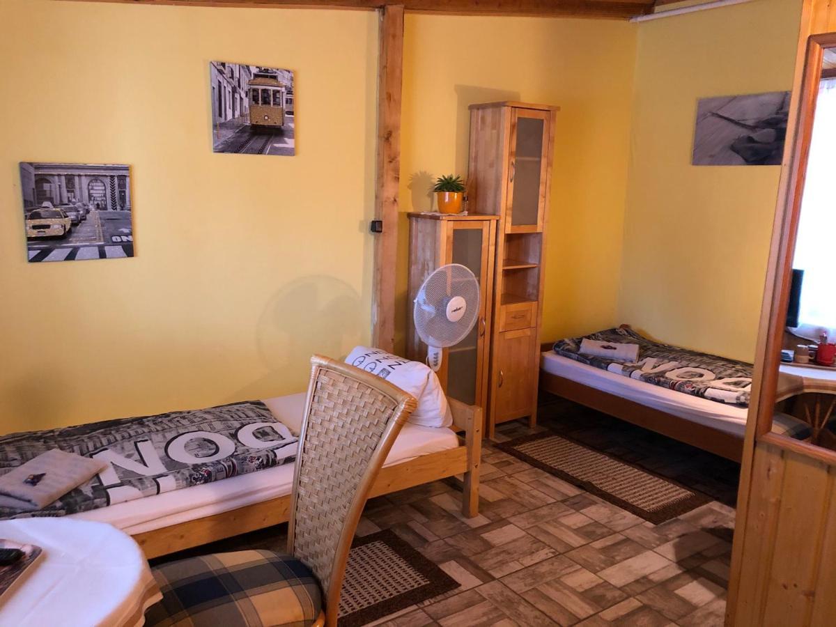City Camping& Apartman &Bungalow Hotel Győr Exterior foto