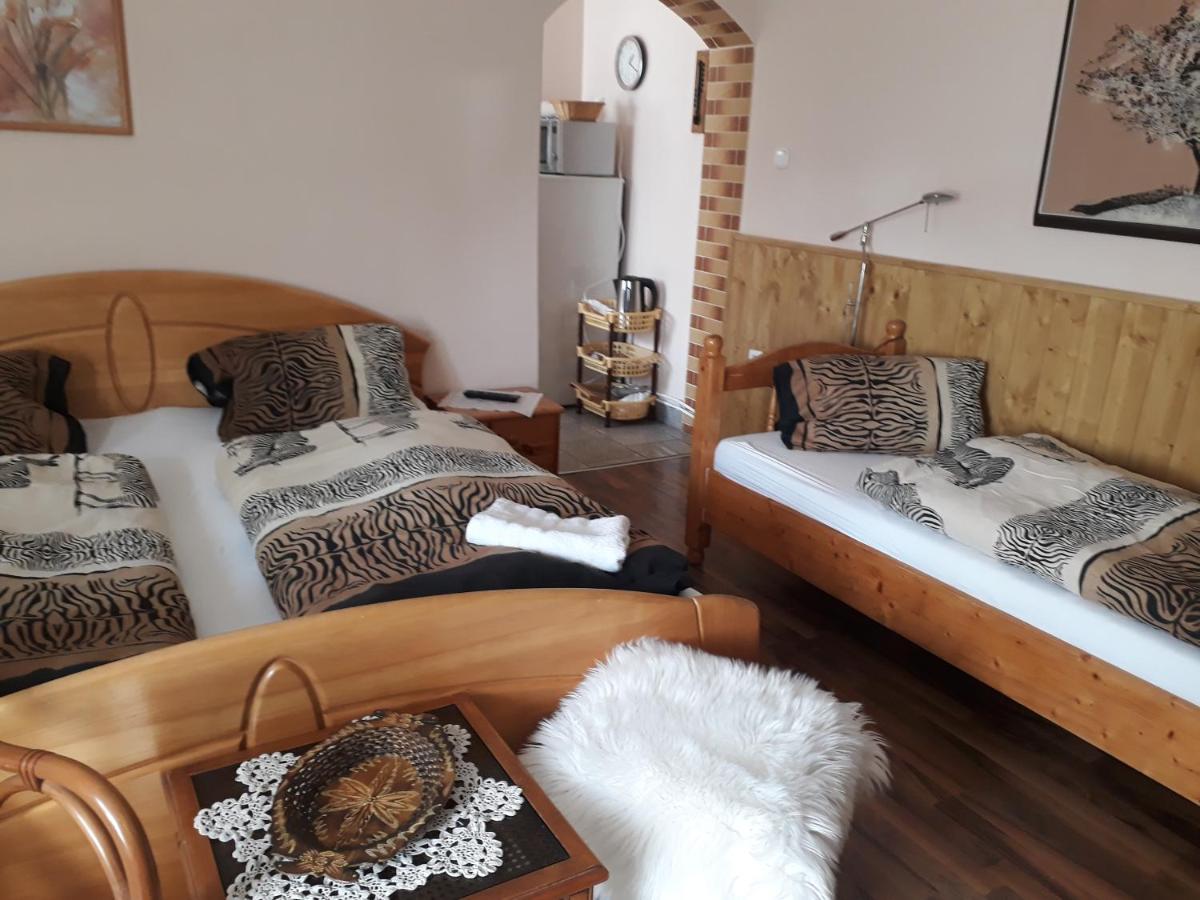 City Camping& Apartman &Bungalow Hotel Győr Exterior foto