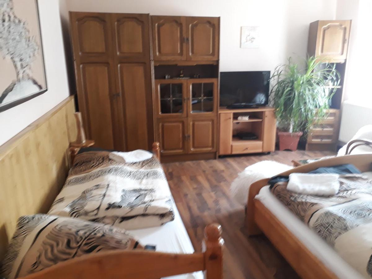 City Camping& Apartman &Bungalow Hotel Győr Exterior foto
