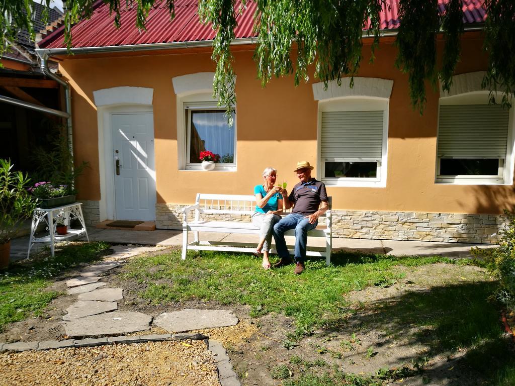 City Camping& Apartman &Bungalow Hotel Győr Exterior foto