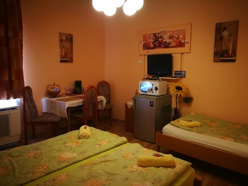 City Camping& Apartman &Bungalow Hotel Győr Exterior foto