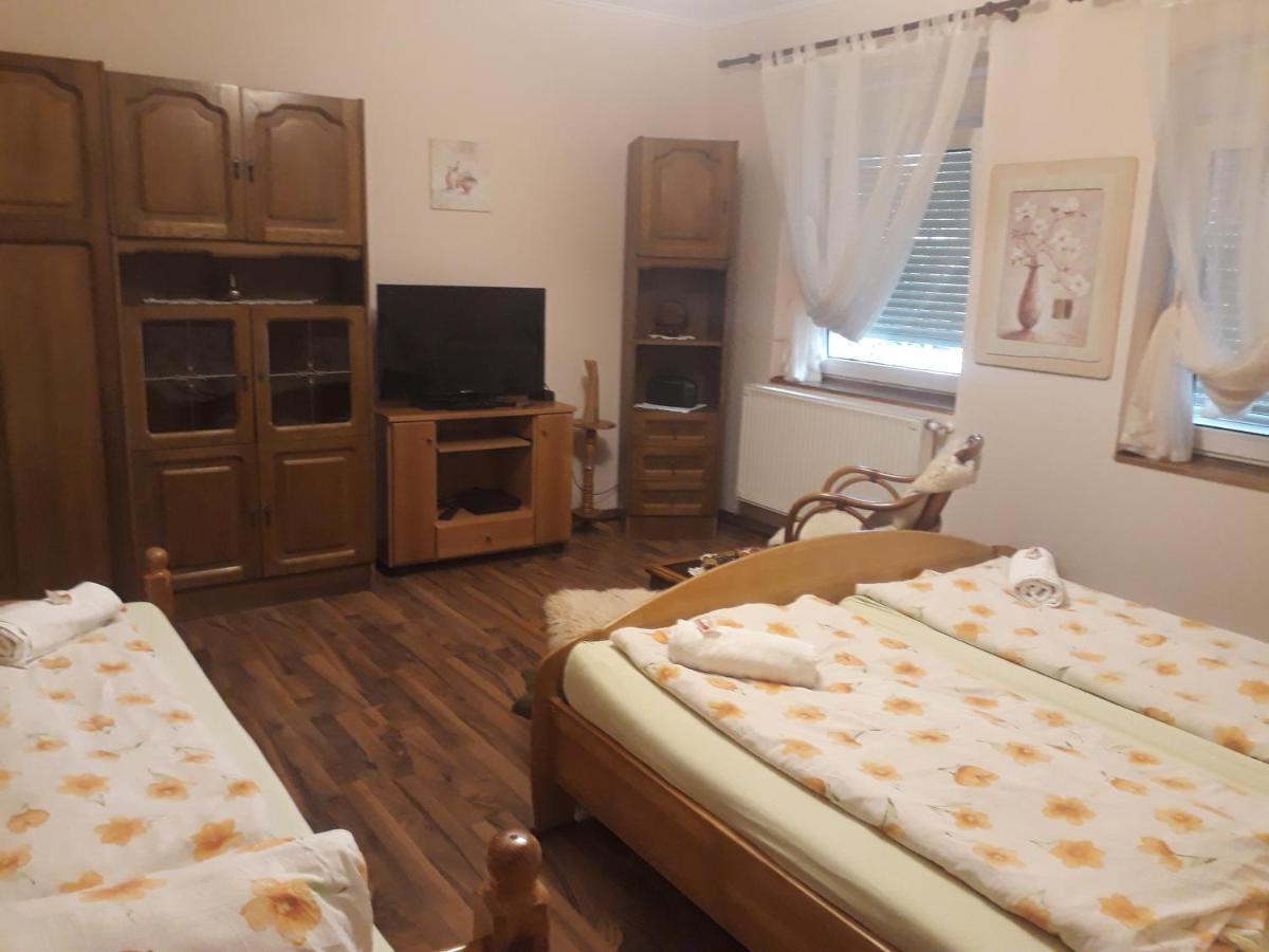 City Camping& Apartman &Bungalow Hotel Győr Exterior foto
